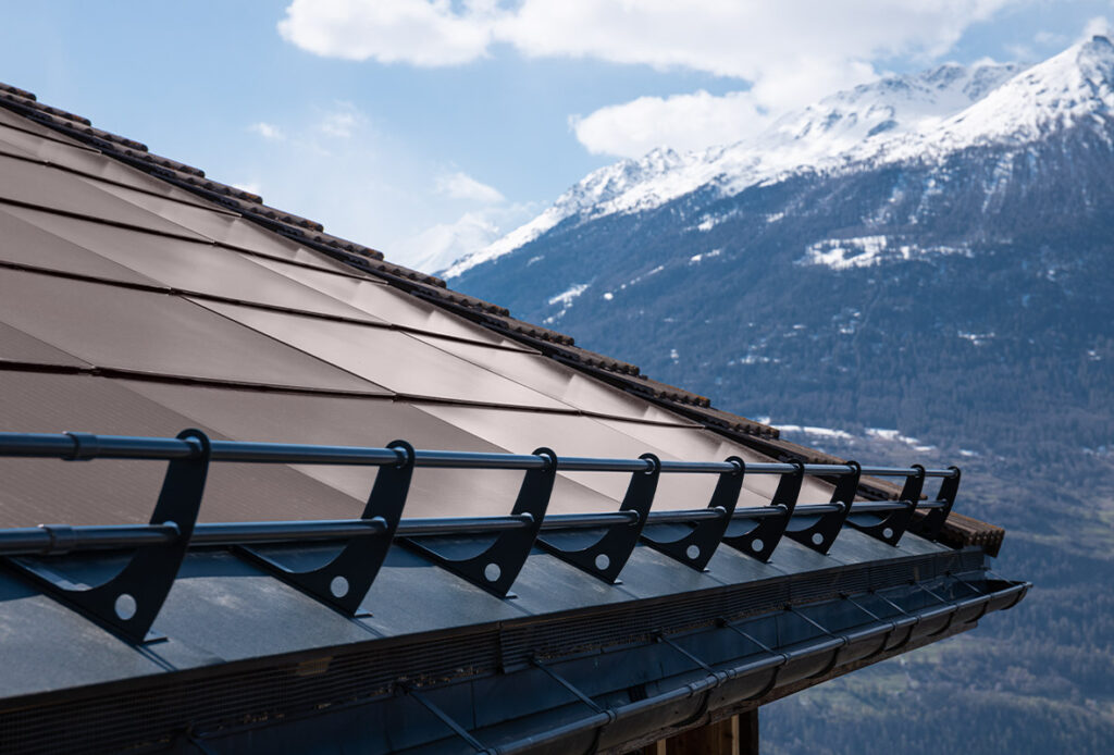 Tetto con moduli fotovoltaici integrati nella copertura